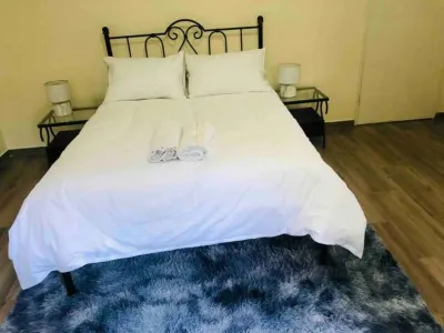 Stunning Private Apartment with a Beautiful Garden Oasis! Hotels in 