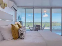 Azure Marina Suite W/ Ocean View