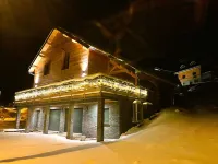 Grand Chalet Avec Piscine et Jacuzzi