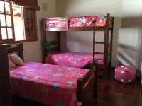 House in gated community with lots of nature and security فنادق في Ibiuna
