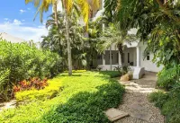 OCEANFRONT @ COSTA AZUL! 2BR, On the Beach Now booking Holidays/Winter/Spring25!