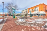 Retro Chic Micro-Studio in Heart of Downtown Olde Town Arvada - 93 Walk Score 아바다 호텔