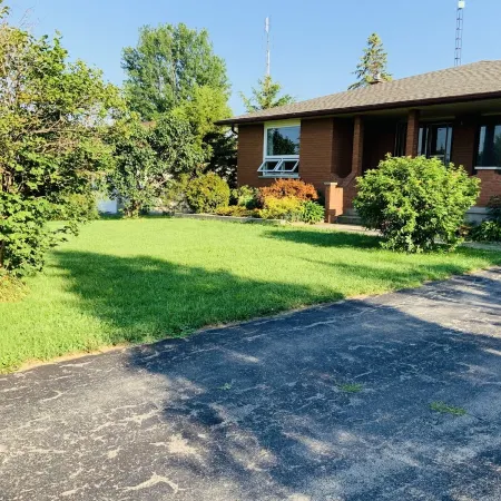 Beautiful upper unit countryside large cozy rooms near Niagara Falls