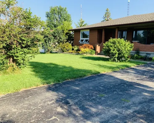 Beautiful upper unit countryside large cozy rooms near Niagara Falls Hotels in Welland