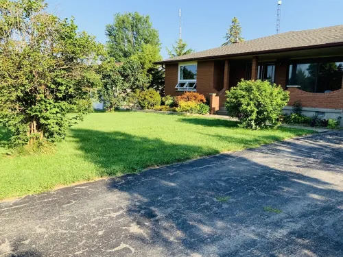 Beautiful upper unit countryside large cozy rooms near Niagara Falls