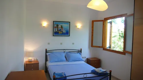 Spacious 3 bedroom Villa with private pool, patio and roof terrace. Hotels in Geropotamos