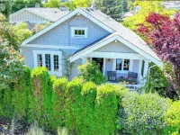 Centrally located private studio in Chemainus Hotele w: Chemainus