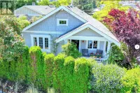 Centrally located private studio in Chemainus Hotels in Chemainus