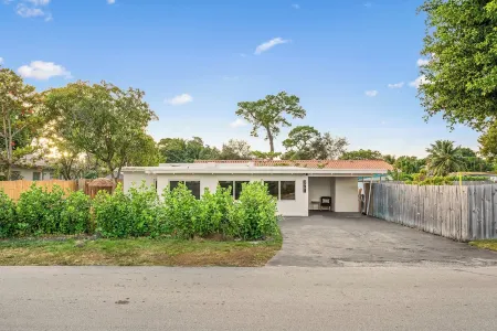 4BR Volley ball, minigolf, bowling, private beach, ping pong, arcade games &more