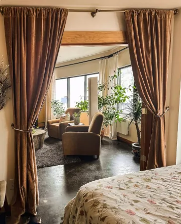 Walk everywhere from Railtown Suite! + spacious, beautiful, & comfortable.