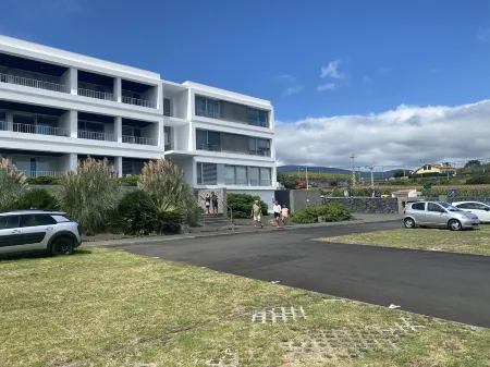 Life on Quinta do Mar-new Oceanfront Condo Oasis -oceanside 2BR Condo Oasis Отели в г. Ангра-ду-Эроижму