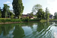 Vacation apartment on the Rhine فنادق في Sisseln