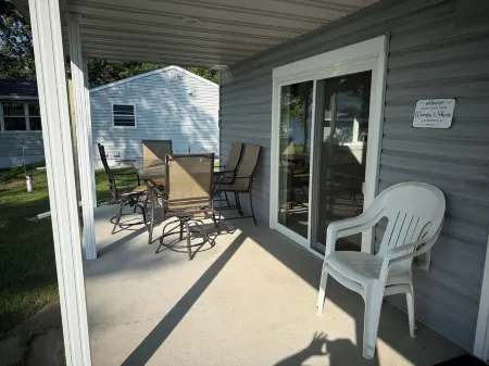 Spacious Open Concept Cabin on Big Pine Lake w/ Sandy Beach & Incredible Sunsets