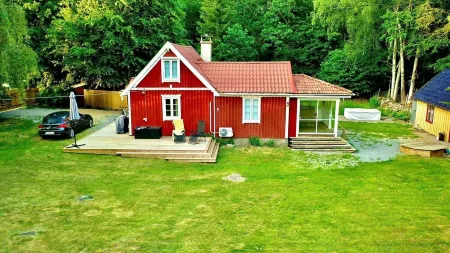 Cozy guest house "Björkedal" in southern Småland + fenced property