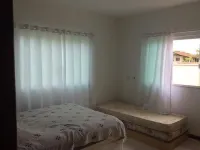 I rent a house on the beach all year round 200 meters from the sea Hotel dekat Morro do Pão de Açúcar