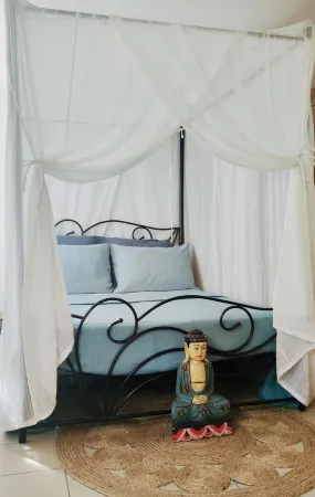 Beach house, sea view and jacuzzi