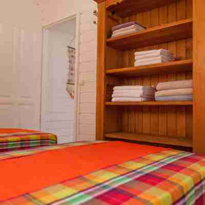 CLIMATISEE traditional wooden house with WIFI, near the beaches Rooms