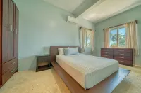 West Bay Latitude large 4 bedroom home just 5 minutes to West Bay Beach