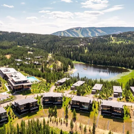 12a Treeline 5 Bedroom Townhouse by Moonlight Basin Lodging