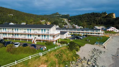 Hotel les Trois Soeurs فنادق في 