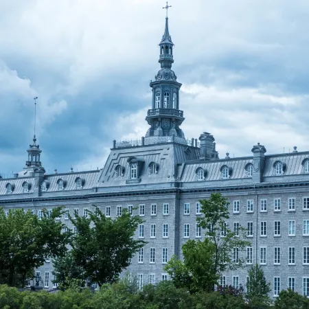 Hotel 71 by Preferred Hotels & Resorts Отели рядом с достопримечательностью «Пляс Ройяль»
