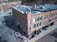 Historic Iron Horse Inn - Deadwood