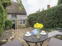 Dormouse Cottage Hotels in Bridport
