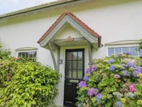 Sea Rose Hotels in Penbryn