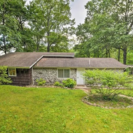 'Pelican Bay Retreat' on Lake Barkley w/ Kayaks!