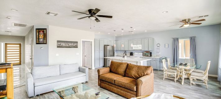4 Mi to Casinos: Mtn-view Home in Bullhead City! Hotels in Mohave County