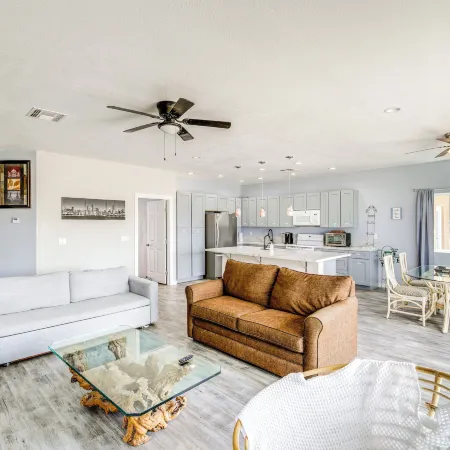 4 Mi to Casinos: Mtn-view Home in Bullhead City!