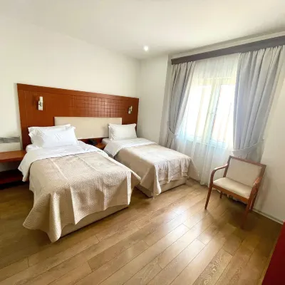 City 5 Hotel Hotels near Air Albania Stadium