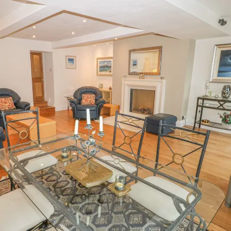 Park Road Apartment