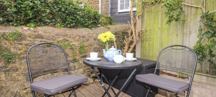 Dormouse Cottage Hotels in Bridport
