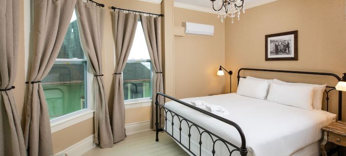 Pine Cottage Bed & Breakfast Hotels in Mackinac County