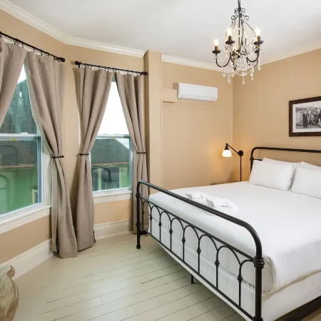 Pine Cottage Bed & Breakfast