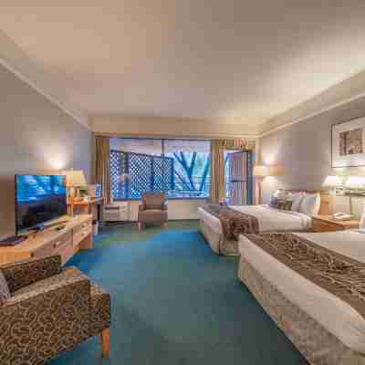 The Cedars Inn Hotel & Convention Centre Rooms