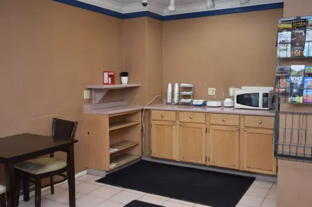 University Manor Inn Отели в г. Амхерст