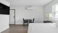 Safari Apartments