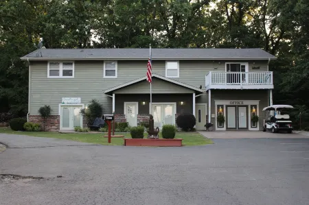 Candlewyck Cove Resort