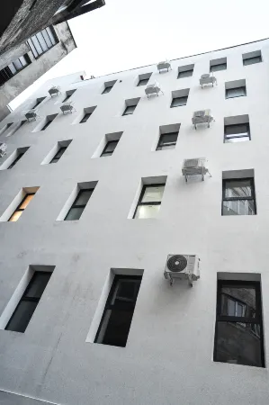 Heights Accommodation City Center Отели рядом с достопримечательностью «Здание банка CEC»