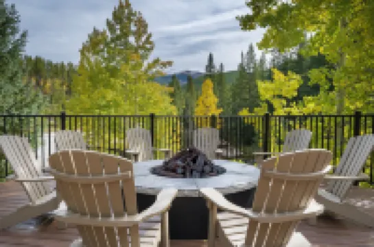 Iron Horse C5083 開間臥室公寓由RedAwning提供