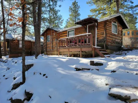 Casey's Cabins Отели в г. Альто