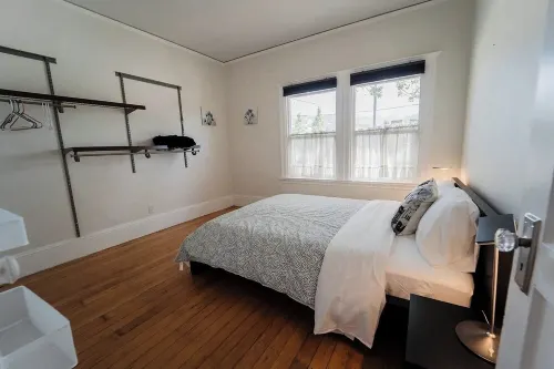 2336A- Upper 3B2B Unit w/ Laundry near UC Berkeley