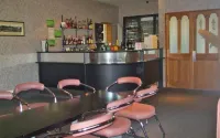 Central Park Motor Inn - bar