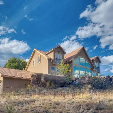 Secluded Mountain Family Home w/ Pike Peaks Views