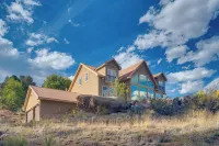 Secluded Mountain Family Home w/ Pike Peaks Views - balcony