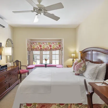 Royal Palms Hotel Hotels in Hamilton