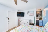 Beachfront Studio w/ Community Indoor Pool! - Condos
