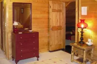 Log Cabin Cameron, South Madison River Area - 3-Star
